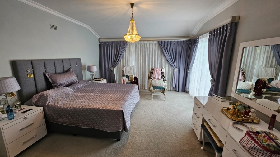 4 Bedroom Property for Sale in Constantia Western Cape